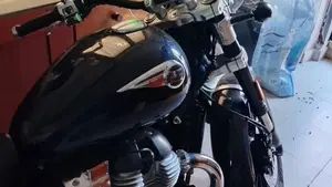 Royal Enfield Super Meteor 650 (2023 - 26)  (4)