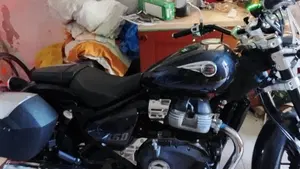 Royal Enfield Super Meteor 650 (2023 - 26)  (7)