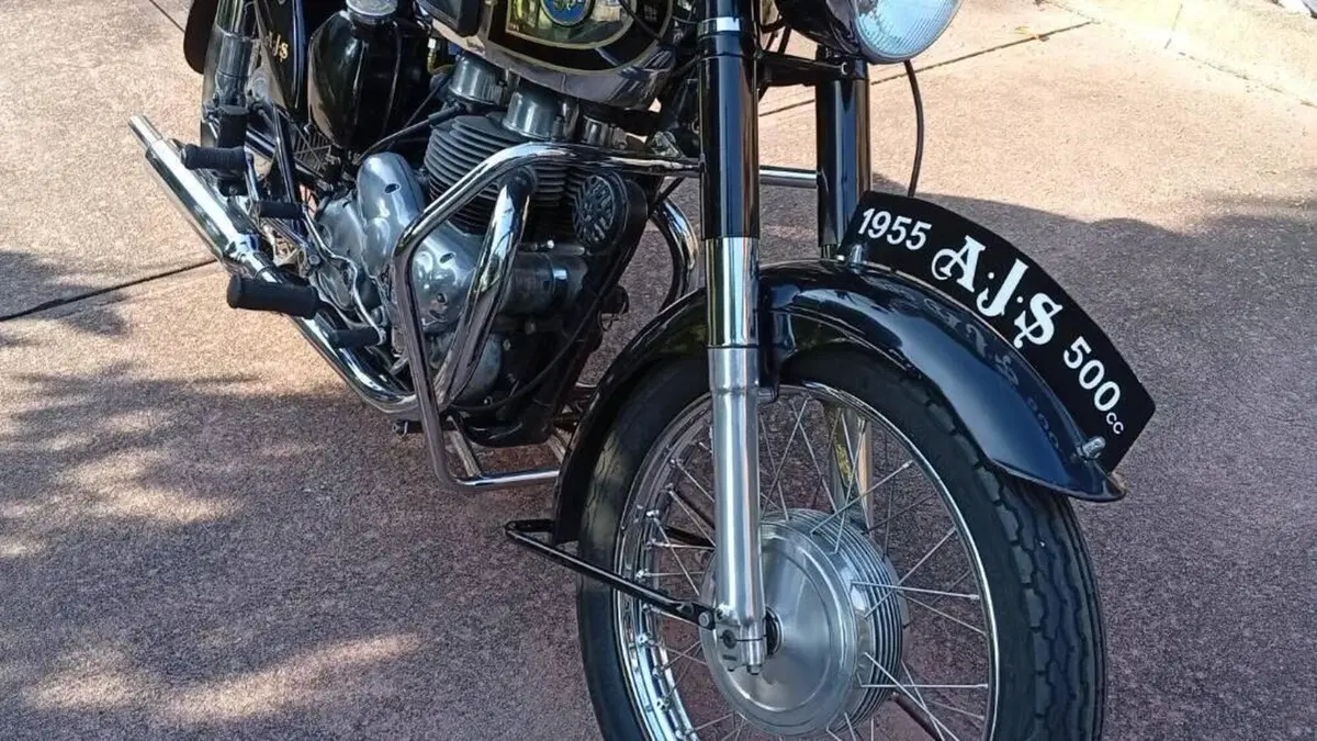 Ajs  
