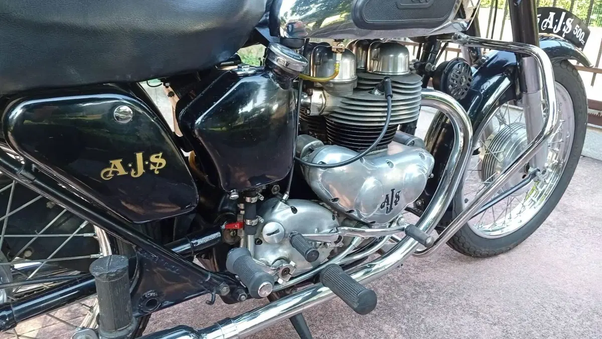Ajs   (5)