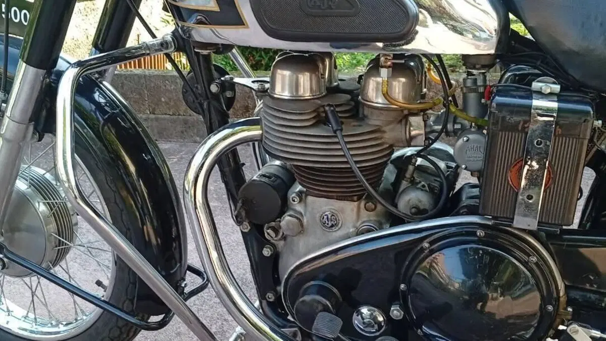 Ajs   (11)