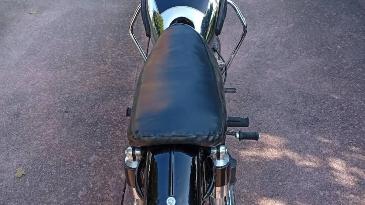 Ajs   (12)