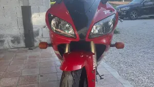 Yamaha YZF R1 (2000 - 01)  (9)