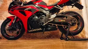 Honda CBR 1000 RR Fireblade (2006 - 07) 