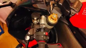Honda CBR 1000 RR Fireblade (2006 - 07)  (7)