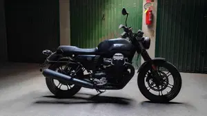 Moto Guzzi V7 III Stone (2017 - 20) 