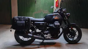 Moto Guzzi V7 III Stone (2017 - 20)  (5)