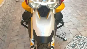 Moto Guzzi V85 TT Evocative Graphics (2019 - 20)  (8)
