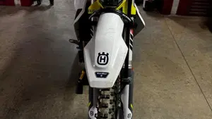 Husqvarna FE 250 (2022)  (8)