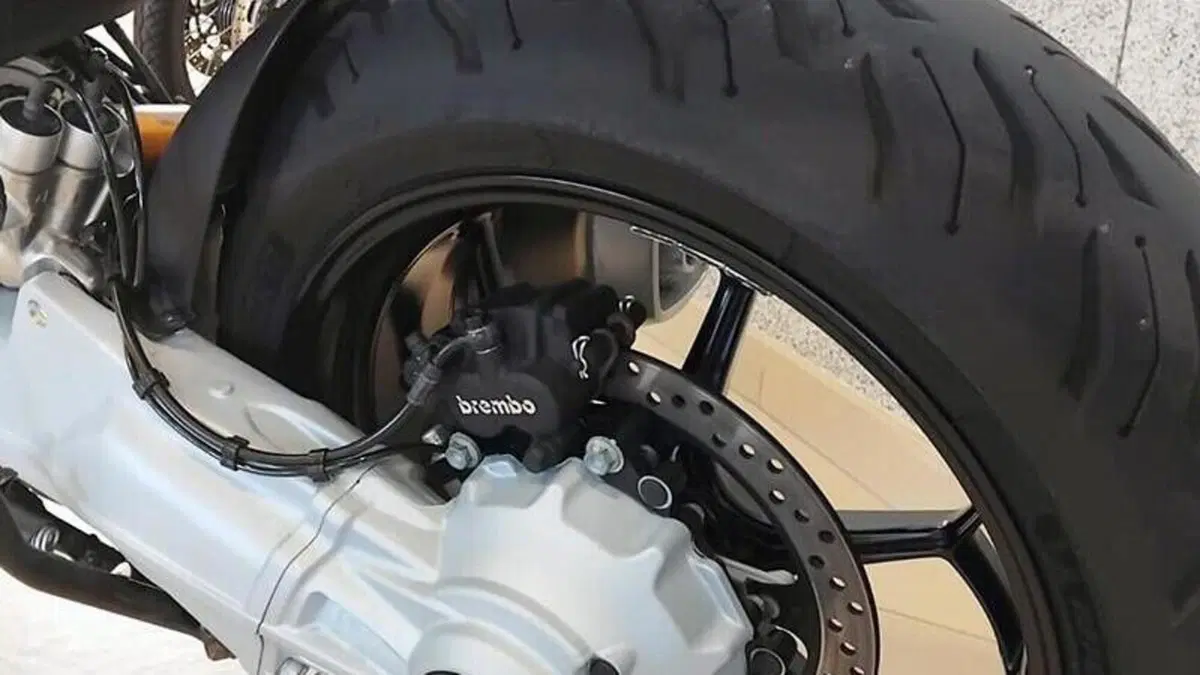 Moto Guzzi V100 Mandello S (2022 - 24)  (3)