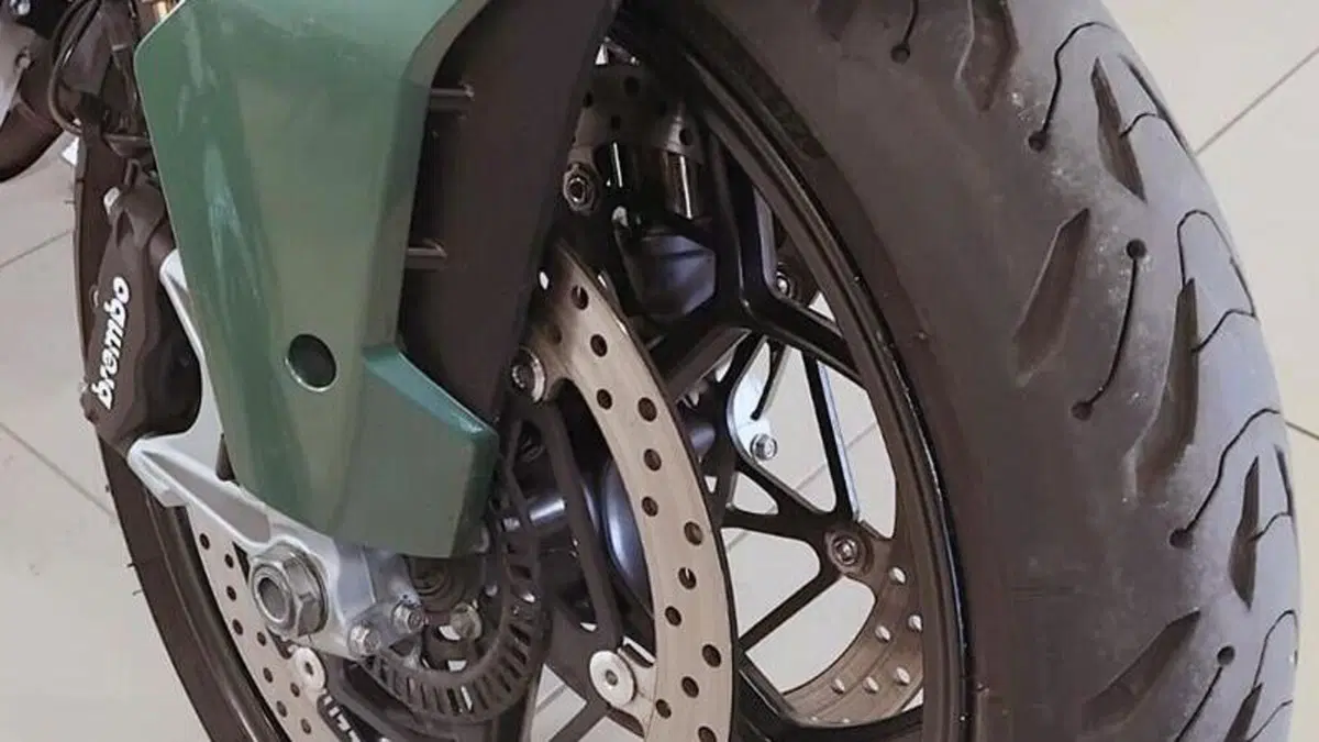 Moto Guzzi V100 Mandello S (2022 - 24)  (4)