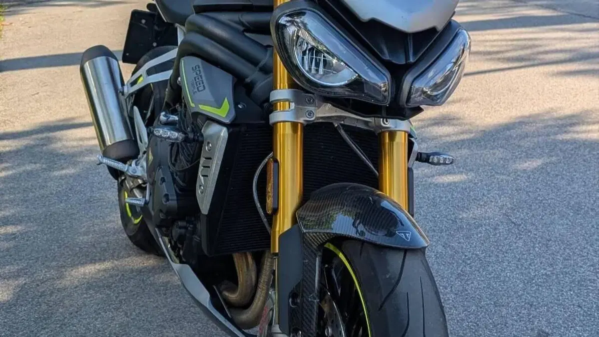 Triumph Speed Triple 1200 RS (2021 - 24)  (2)