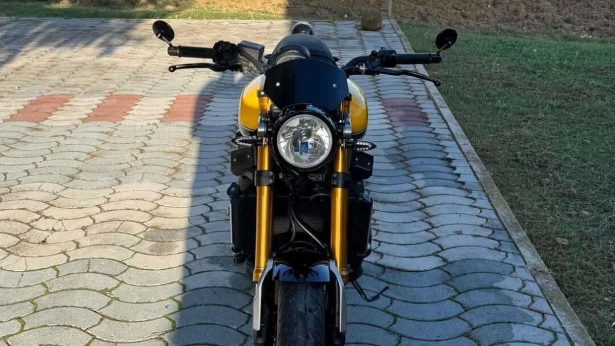 Yamaha XSR 900 ABS 60th Anniversary (2016 - 18)  (2)