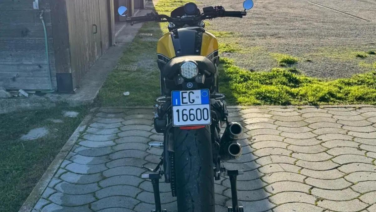 Yamaha XSR 900 ABS 60th Anniversary (2016 - 18)  (4)