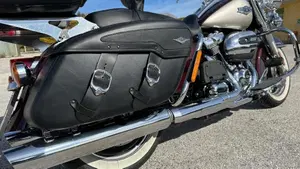 Harley-Davidson 107 Road King Classic (2017 - 18) - FLHRC  (3)