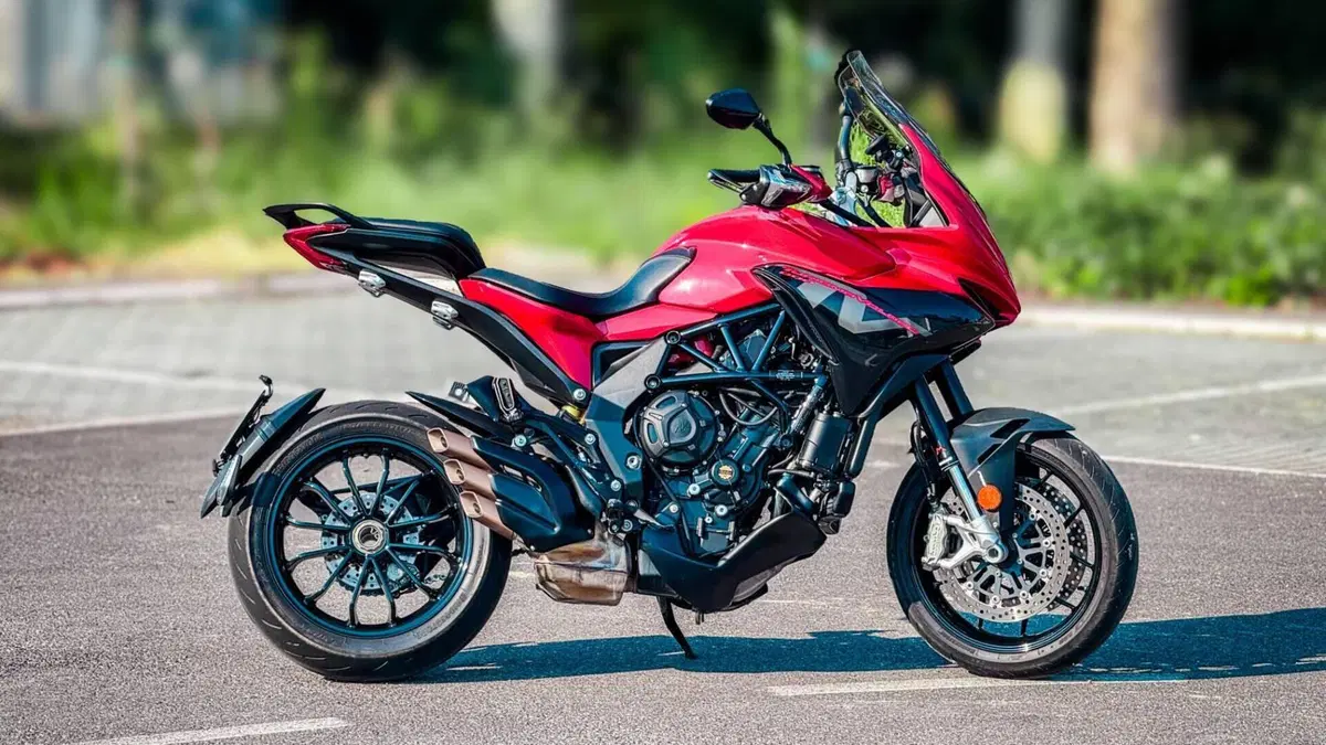MV Agusta Turismo Veloce 800 Rosso (2021 - 23)  (2)