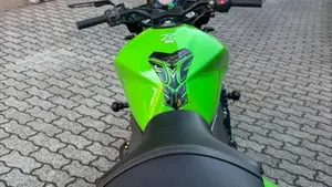 Kawasaki Z 750 (2003 - 06)  (4)
