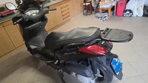 Yamaha X-Max 250 (2007 - 09)  (2)