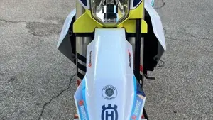 Husqvarna FE 450 (2025)  (3)