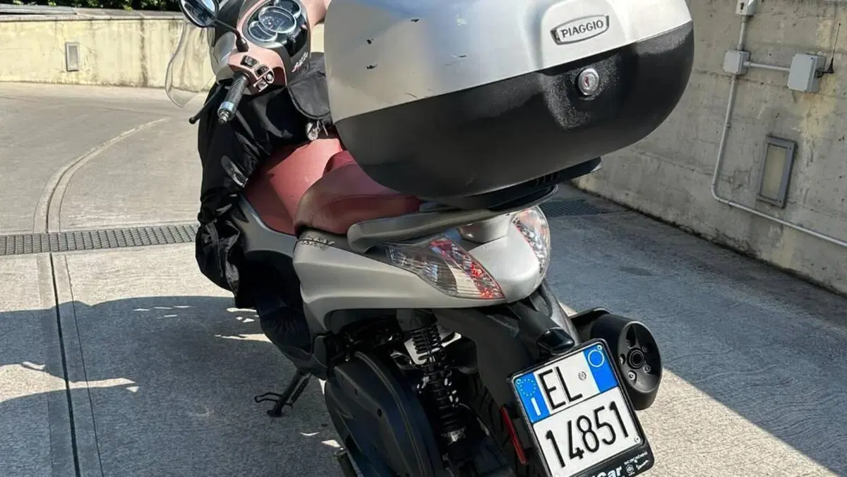 Piaggio Beverly 350 ABS (2016 - 20)  (2)