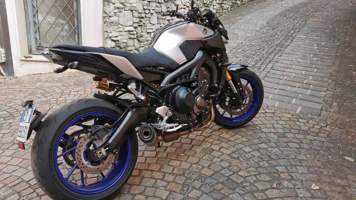 Yamaha MT-09 SP (2018 - 20)  (2)