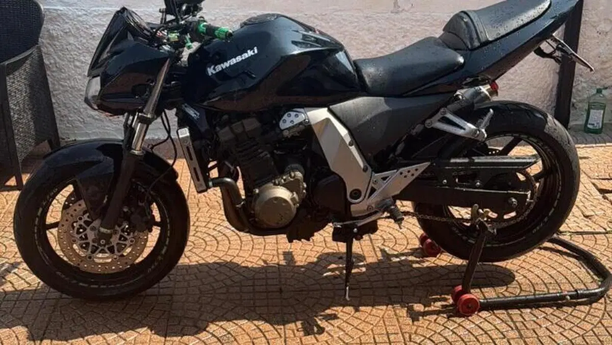 Kawasaki Z 750 S  (8)