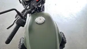 Moto Guzzi V7 III Racer (2017 - 20)  (6)