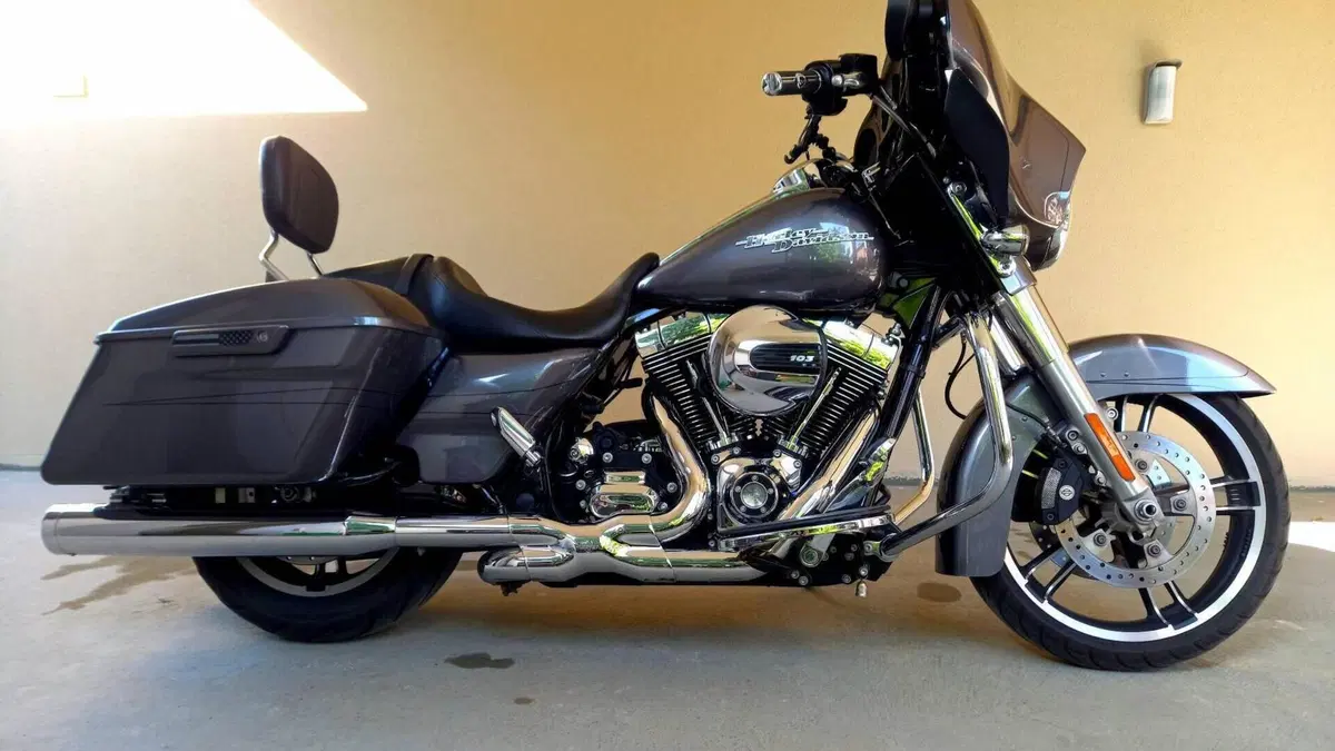Harley-Davidson 1690 Street Glide Special (2014 - 16) - FLHX 