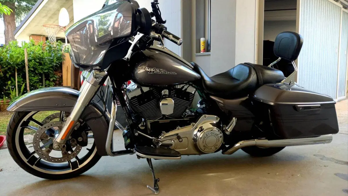 Harley-Davidson 1690 Street Glide Special (2014 - 16) - FLHX  (2)