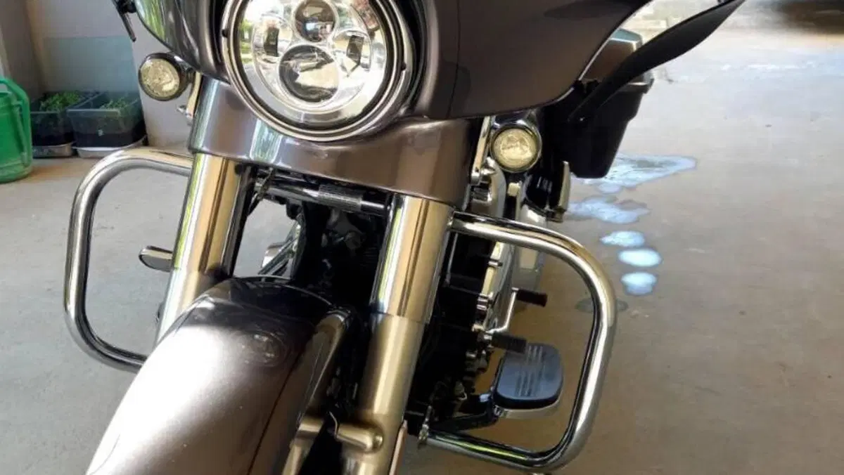 Harley-Davidson 1690 Street Glide Special (2014 - 16) - FLHX  (4)