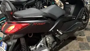 Yamaha X-Max 250 Momo Design (2011 - 13)  (2)