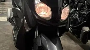 Yamaha X-Max 250 Momo Design (2011 - 13)  (3)