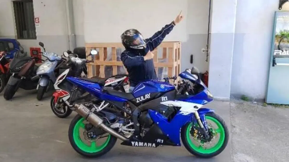 Yamaha YZF R1 (2002 - 03)  (3)