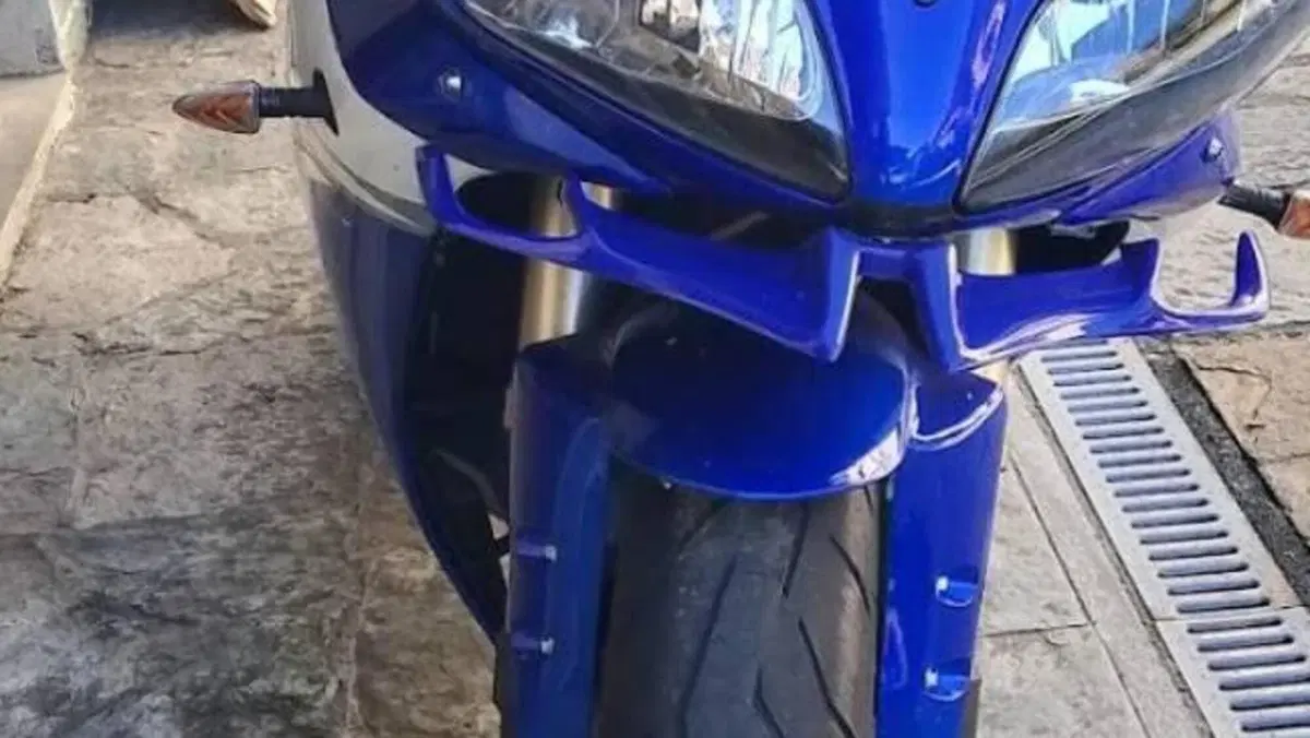 Yamaha YZF R1 (2002 - 03)  (6)