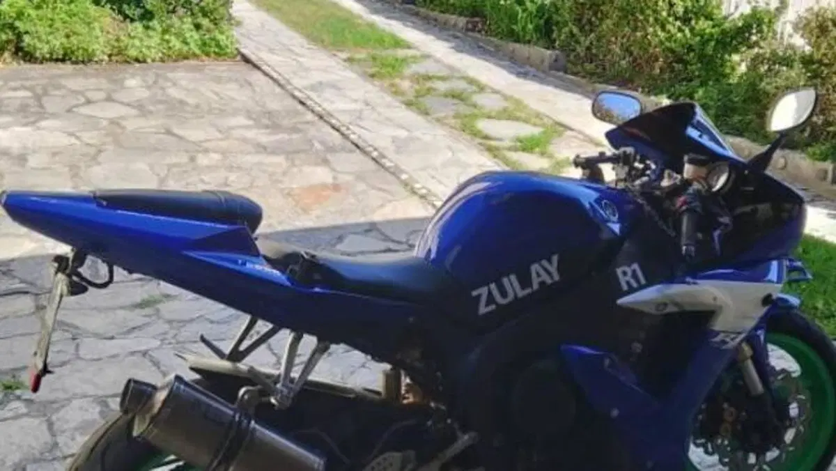 Yamaha YZF R1 (2002 - 03)  (10)