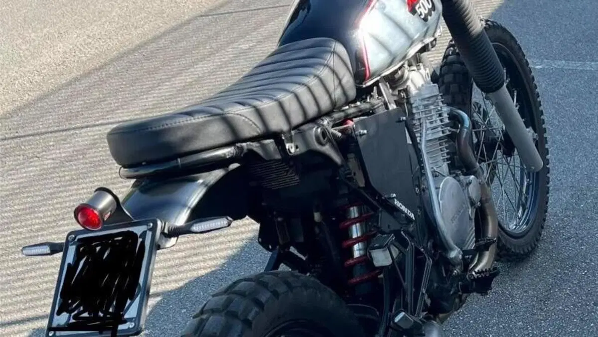 Honda NX 650 Dominator (1988 - 90)  (4)