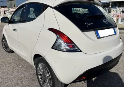 Lancia Ypsilon 1.3 MJT 16V 95 CV 5 porte S&S Platinum (7)