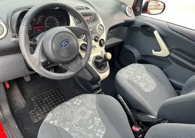 Ford Ka 1.2 8V 69CV Titanium (7)
