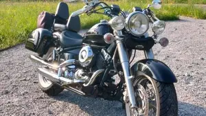 Yamaha XVS 650 Drag Star A Classic (1998 - 06)  (2)