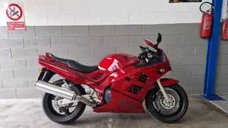 Suzuki RF900 epoca