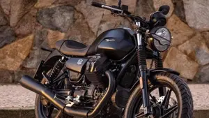 Moto Guzzi V7 Stone (2021 - 24) 