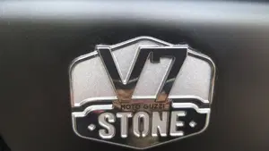 Moto Guzzi V7 Stone (2021 - 24)  (4)
