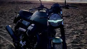 Moto Guzzi V7 Stone (2021 - 24)  (10)