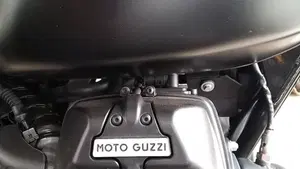 Moto Guzzi V7 Stone (2021 - 24)  (12)