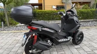 Piaggio MP3 300 Sport ABS Hpe (2021 - 24) usata