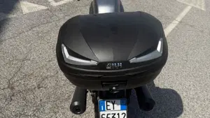 Moto Guzzi V7 Stone Centenario (2021 - 22)  (8)