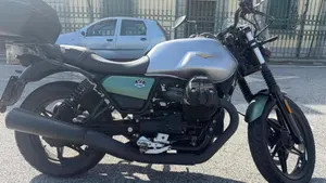 Moto Guzzi V7 Stone Centenario (2021 - 22)  (10)
