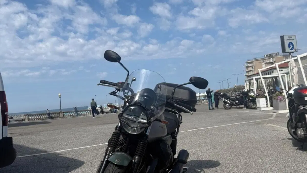Moto Guzzi V7 Stone Centenario (2021 - 22)  (11)