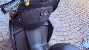 Malaguti F12 Phantom 50 R Liquid Cooled (2008 - 11)  (3)