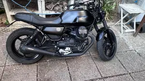 Moto Guzzi V7 850 Stone Special Abs (2021)  (2)